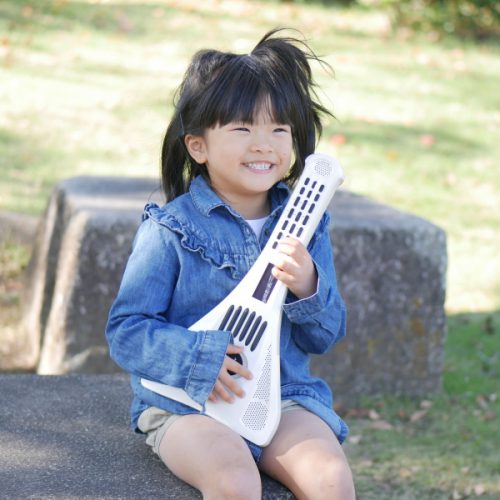 A child plays InstaChord